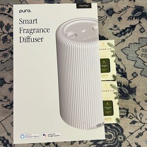 NIB Pura Plus Smart Fragrance Diffuser (white) w 2 Fragrance refills-Fraiser Fir